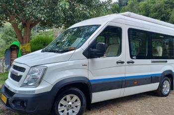 Luxury Traveller URBANIA